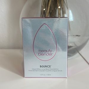 Beautyblender Bounce liquid foundation